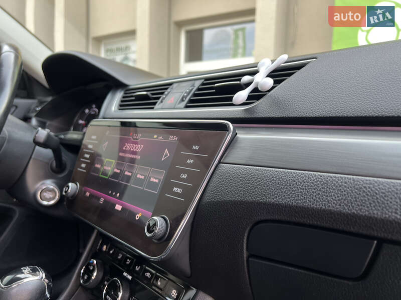 Ліфтбек Skoda Superb 2017 в Дрогобичі