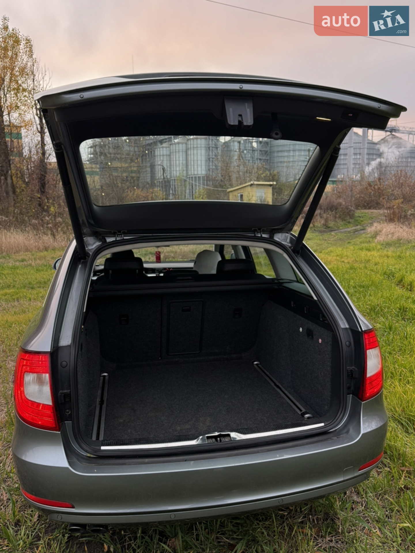 2011 Skoda Superb - мініатюра 4