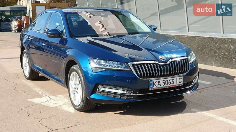 Лифтбек Skoda Superb 2021 в Киеве