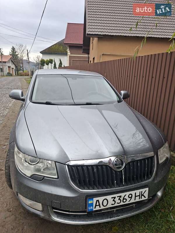 Лифтбек Skoda Superb 2009 в Иршаве
