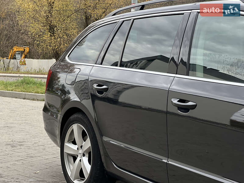 Универсал Skoda Superb 2012 в Новояворовске