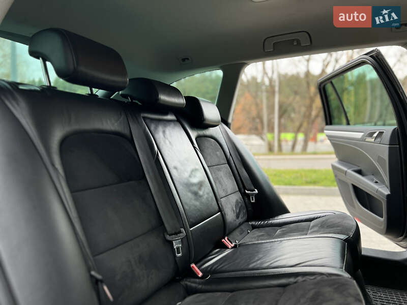 Универсал Skoda Superb 2012 в Новояворовске