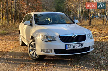 Ліфтбек Skoda Superb 2012 в Бучі