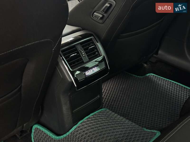 Універсал Skoda Superb 2018 в Чернівцях