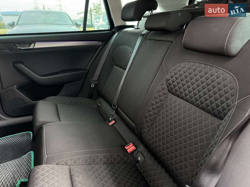 Універсал Skoda Superb 2018 в Чернівцях