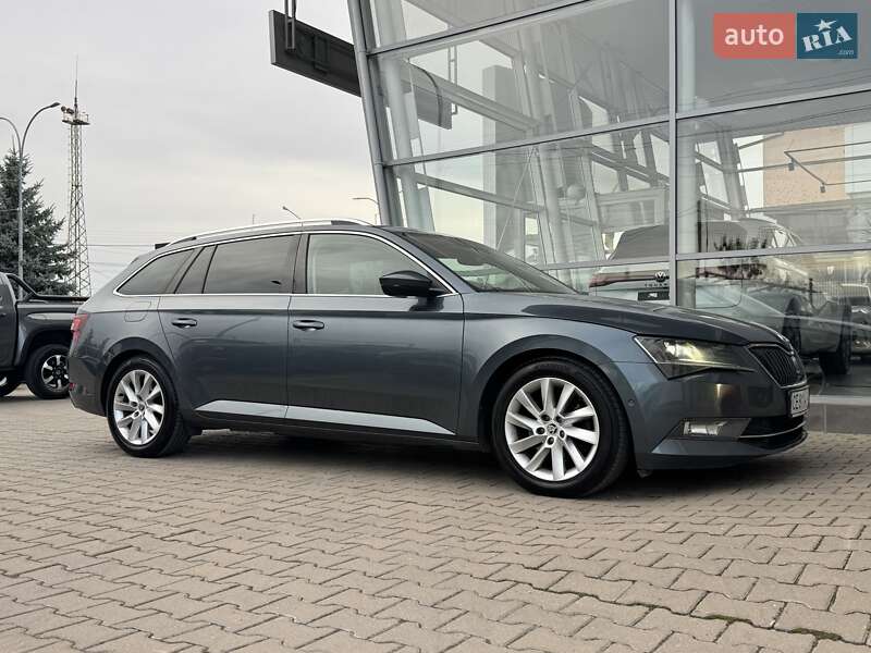 Універсал Skoda Superb 2018 в Чернівцях