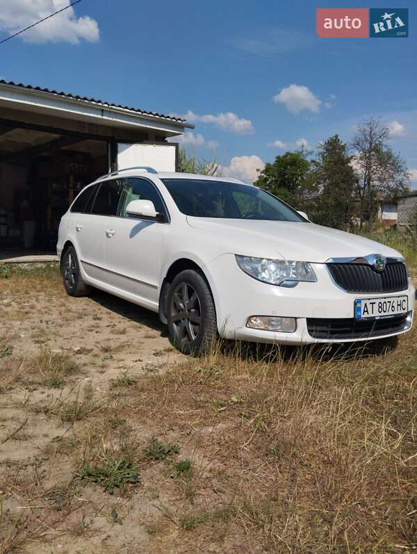 Универсал Skoda Superb 2010 в Долине