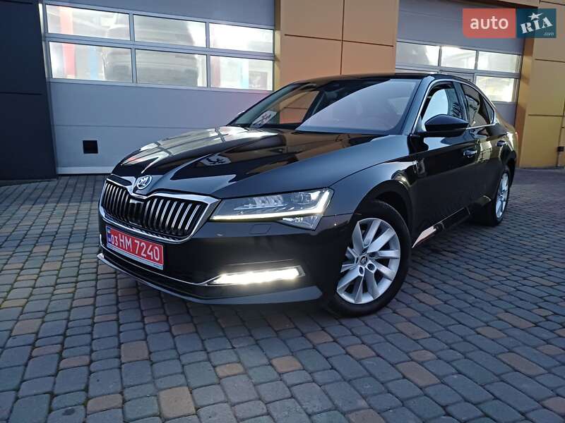 Лифтбек Skoda Superb 2021 в Самборе