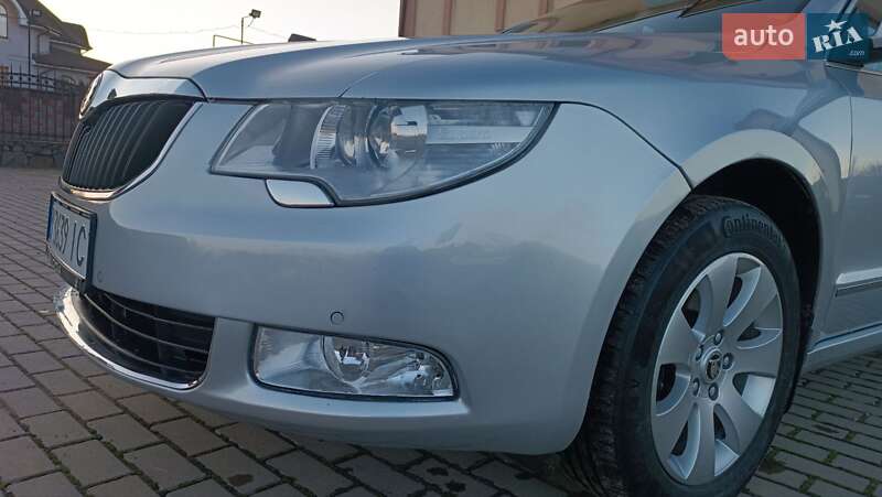 Універсал Skoda Superb 2011 в Сарнах
