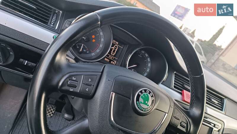 Універсал Skoda Superb 2011 в Сарнах