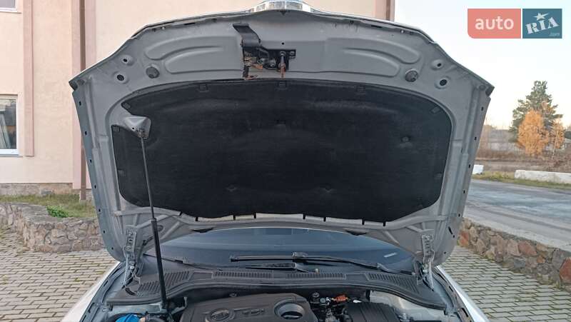 Універсал Skoda Superb 2011 в Сарнах