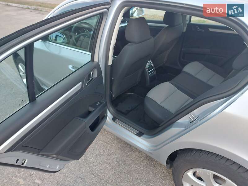 Лифтбек Skoda Superb 2012 в Каменском