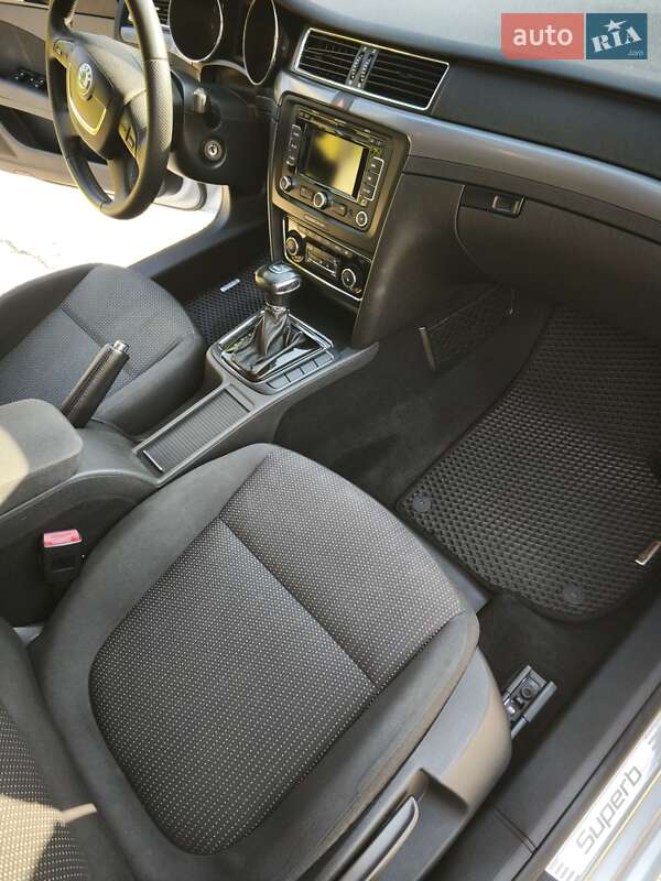 Універсал Skoda Superb 2011 в Дніпрі фото 23 Універсал Skoda Superb 2011 в Дніпрі