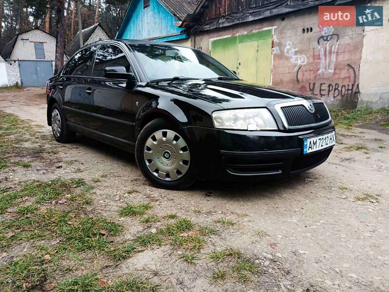 Лифтбек Skoda Superb 2004 в Житомире