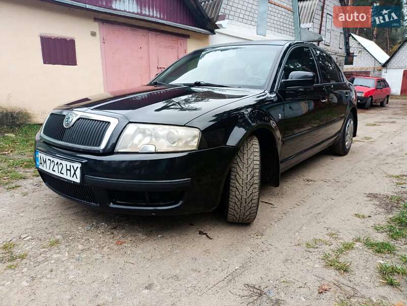 Лифтбек Skoda Superb 2004 в Житомире