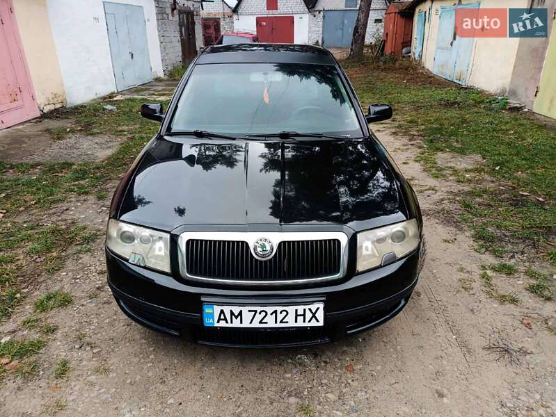 Лифтбек Skoda Superb 2004 в Житомире