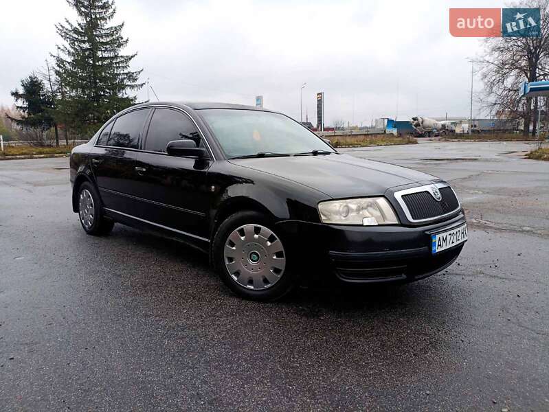 Лифтбек Skoda Superb 2004 в Житомире