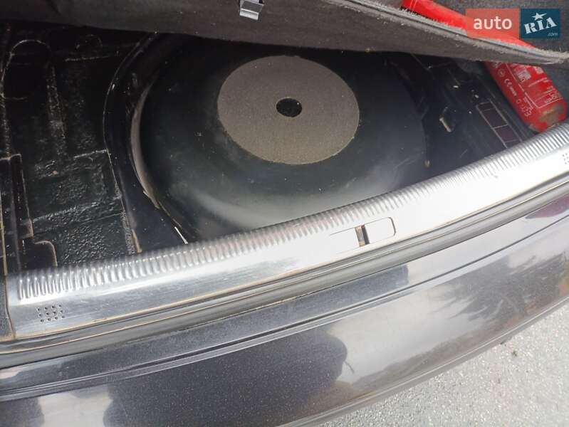 Лифтбек Skoda Superb 2004 в Житомире