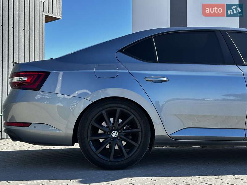 Лифтбек Skoda Superb 2017 в Львове