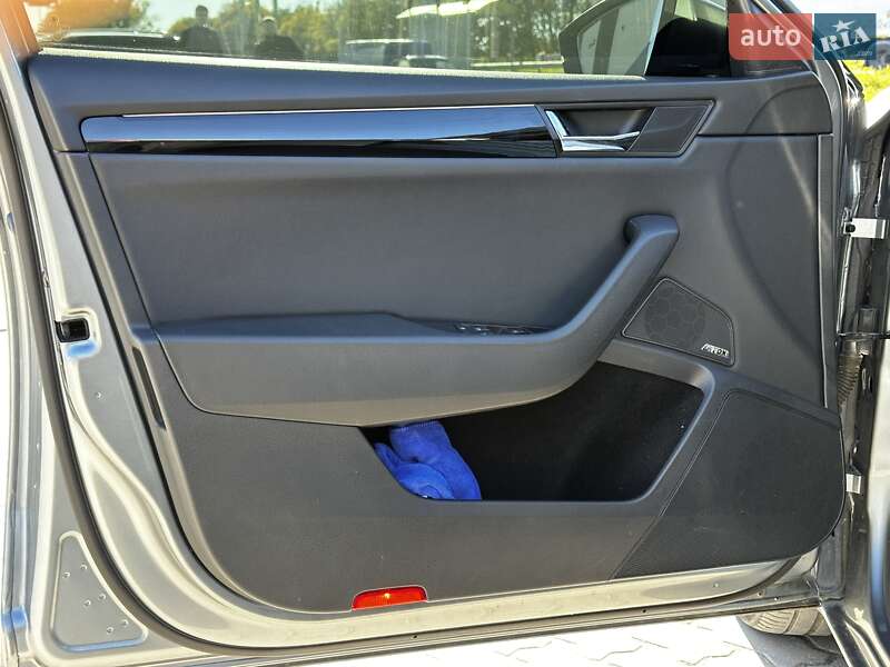 Лифтбек Skoda Superb 2017 в Львове