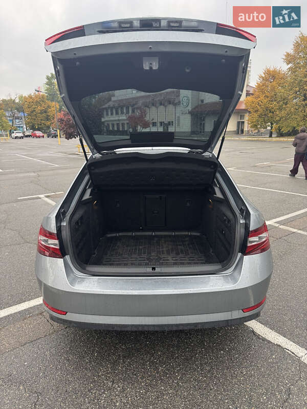 Лифтбек Skoda Superb 2016 в Киеве