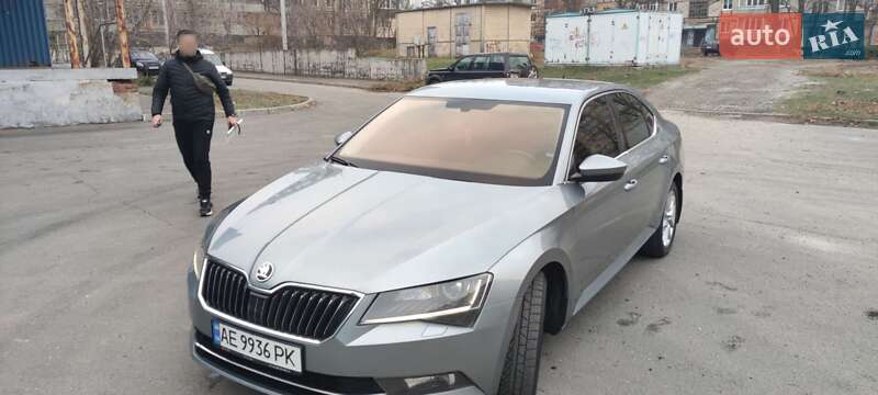 Лифтбек Skoda Superb 2015 в Кривом Роге