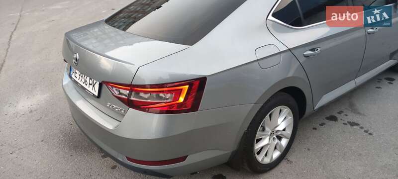 Лифтбек Skoda Superb 2015 в Кривом Роге