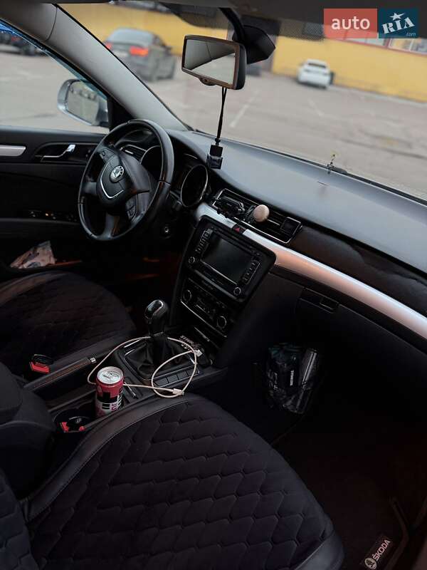 Універсал Skoda Superb 2012 в Житомирі