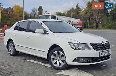 Лифтбек Skoda Superb 2013 в Запорожье