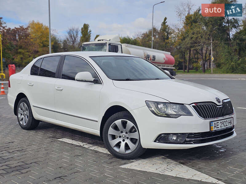 Лифтбек Skoda Superb 2013 в Запорожье