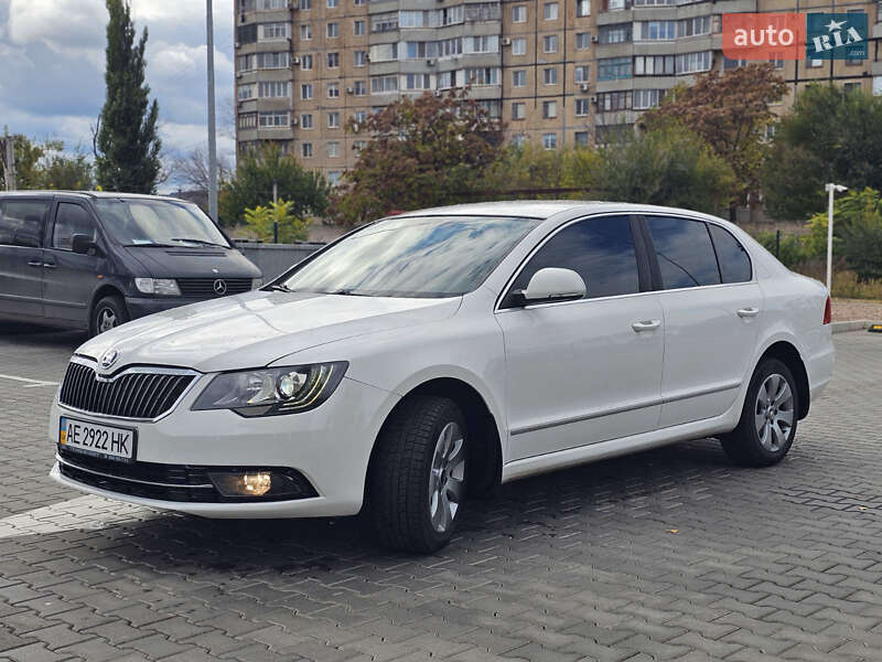 Лифтбек Skoda Superb 2013 в Запорожье