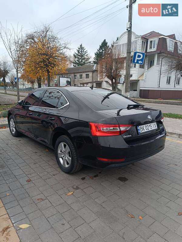 Лифтбек Skoda Superb 2015 в Ровно фото 4 Лифтбек Skoda Superb 2015 в Ровно