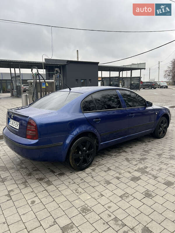 Лифтбек Skoda Superb 2003 в Львове