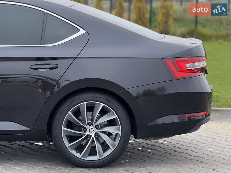 Лифтбек Skoda Superb 2017 в Луцке