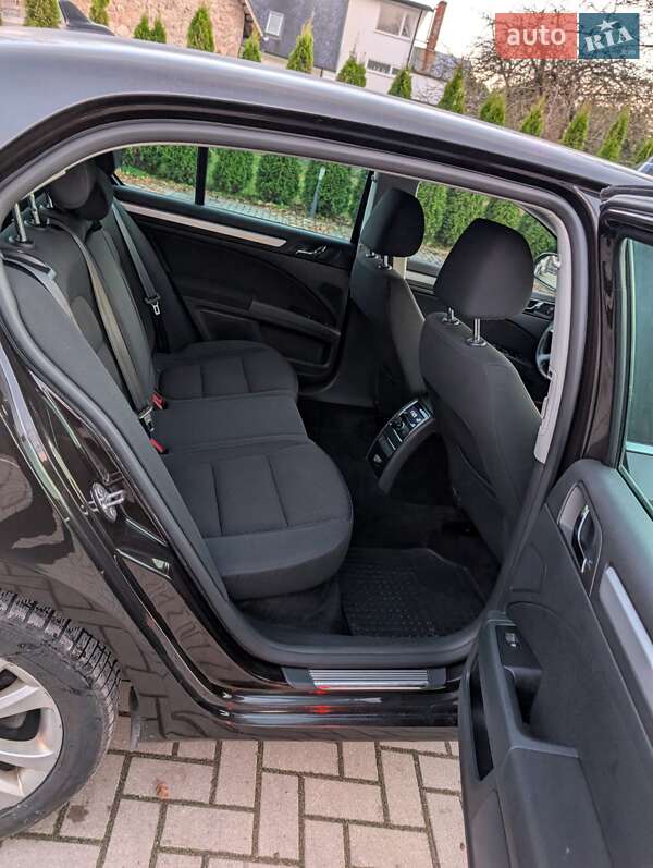 Лифтбек Skoda Superb 2013 в Тячеве