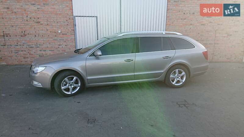 Универсал Skoda Superb 2011 в Сарнах