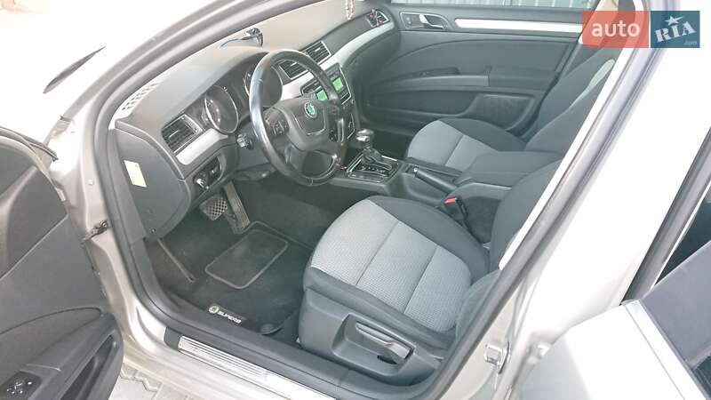 Универсал Skoda Superb 2011 в Сарнах