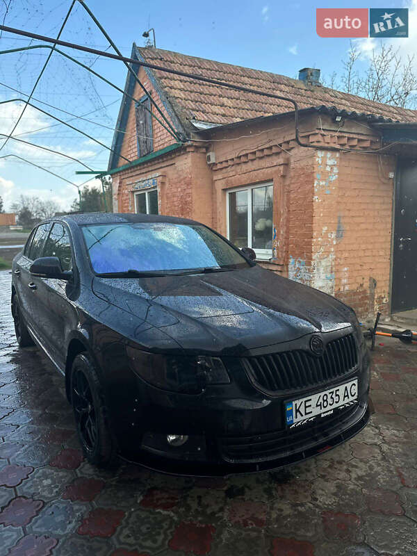 Лифтбек Skoda Superb 2012 в Кривом Роге