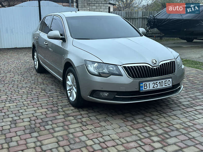 Лифтбек Skoda Superb 2013 в Хороле