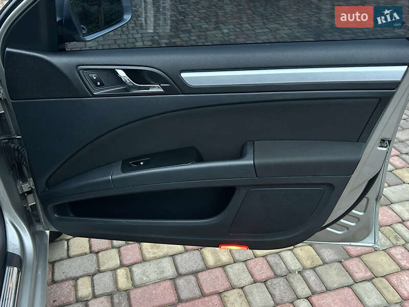 Лифтбек Skoda Superb 2013 в Хороле