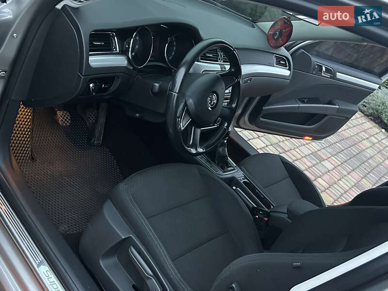 Лифтбек Skoda Superb 2013 в Хороле