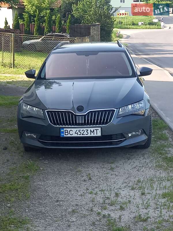 Універсал Skoda Superb 2015 в Львові фото Універсал Skoda Superb 2015 в Львові