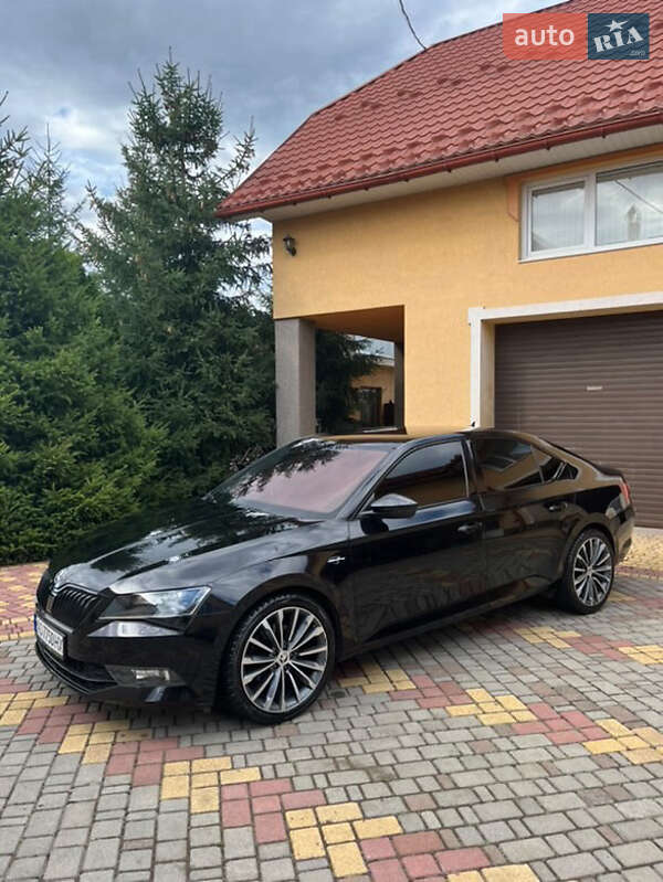 Лифтбек Skoda Superb 2016 в Мукачево