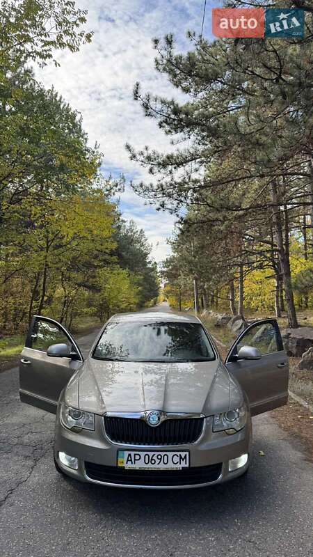 Лифтбек Skoda Superb 2013 в Запорожье