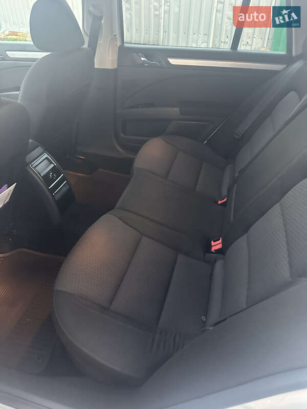 Універсал Skoda Superb 2012 в Ковелі