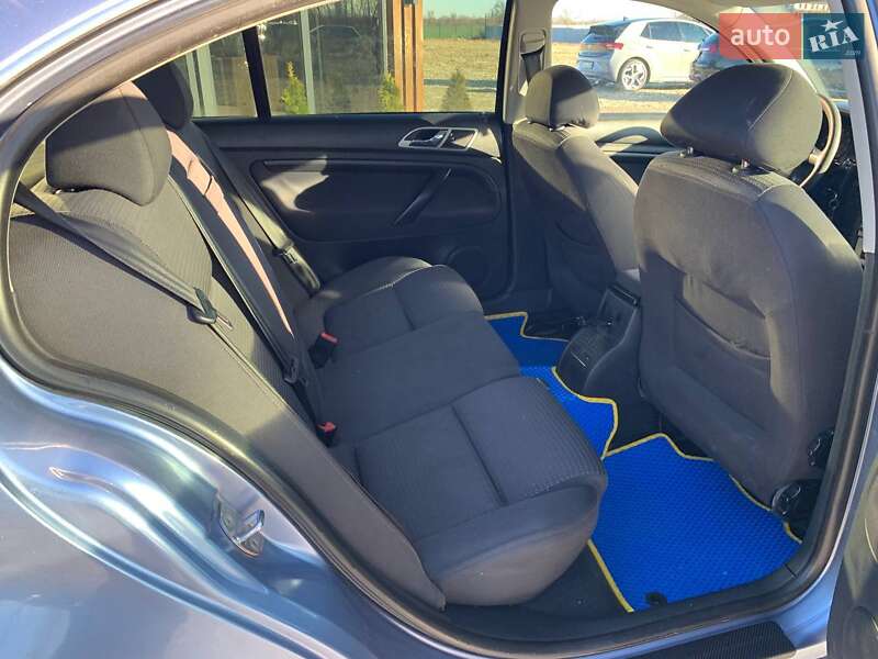 Лифтбек Skoda Superb 2005 в Коломые