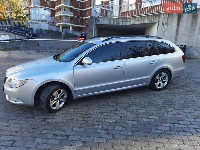 Універсал Skoda Superb 2010 в Львові фото 2 Універсал Skoda Superb 2010 в Львові