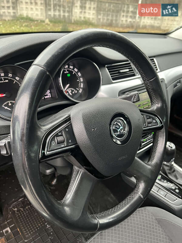 Універсал Skoda Superb 2013 в Кореці фото 8 Універсал Skoda Superb 2013 в Кореці
