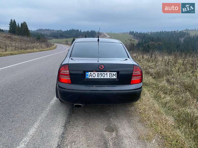 Ліфтбек Skoda Superb 2003 в Турці
