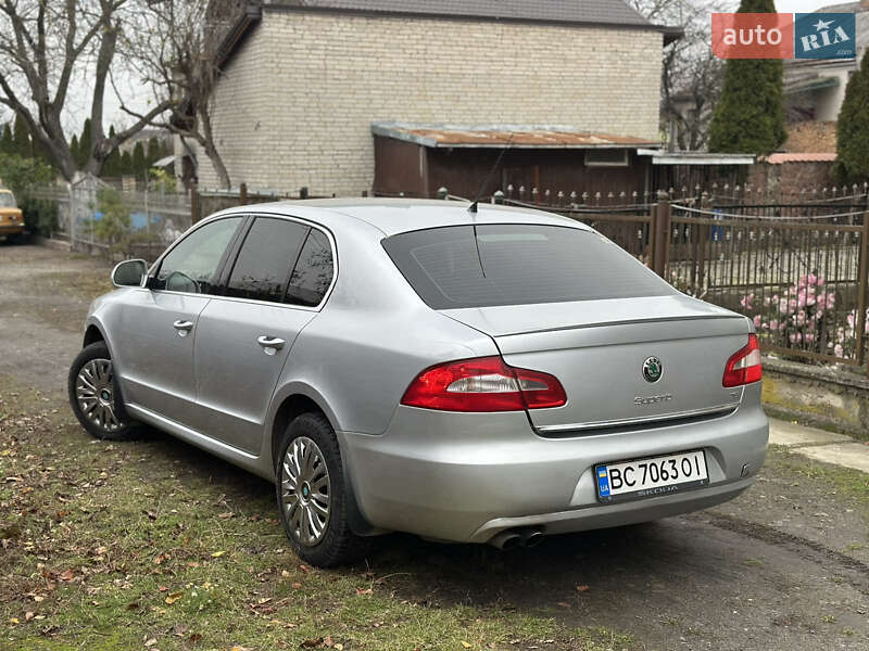 Лифтбек Skoda Superb 2008 в Жовкве